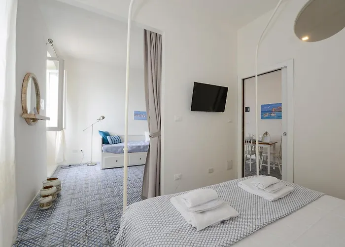 De Mar アパート *